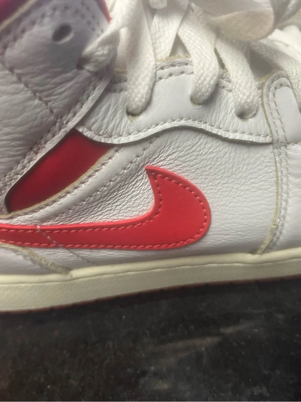 Sz 6.5 Nike Air Jordan 1 Kids' White and Red High-Top Sneakers